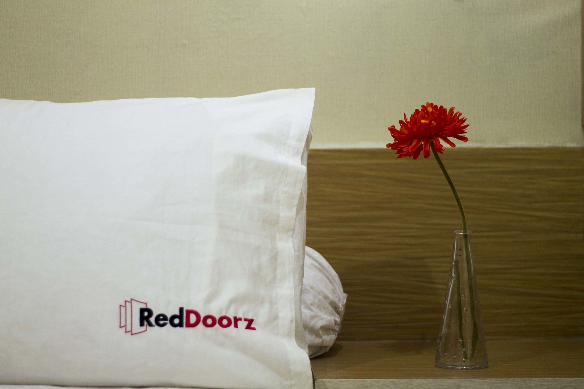 Reddoorz Near Hyperpoint Pasteur Hotel Бандунг Екстериор снимка