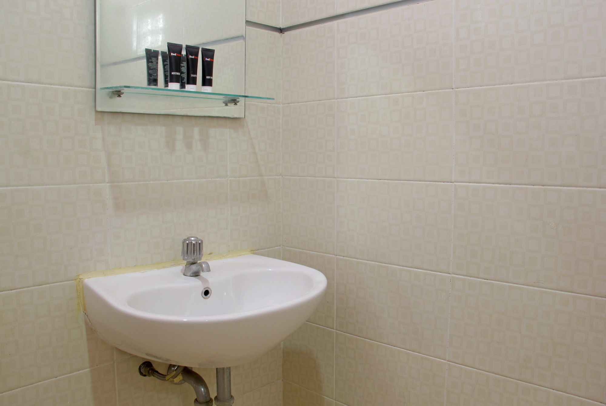 Reddoorz Near Hyperpoint Pasteur Hotel Бандунг Екстериор снимка