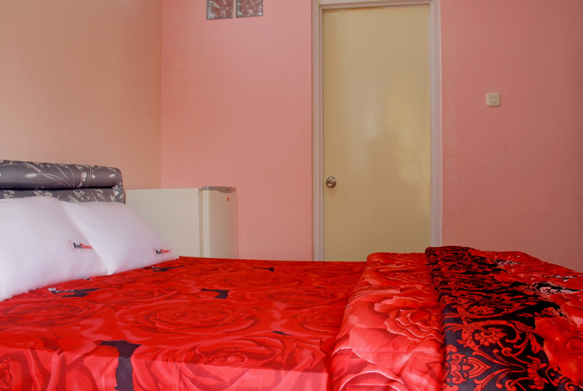 Reddoorz Near Hyperpoint Pasteur Hotel Бандунг Екстериор снимка