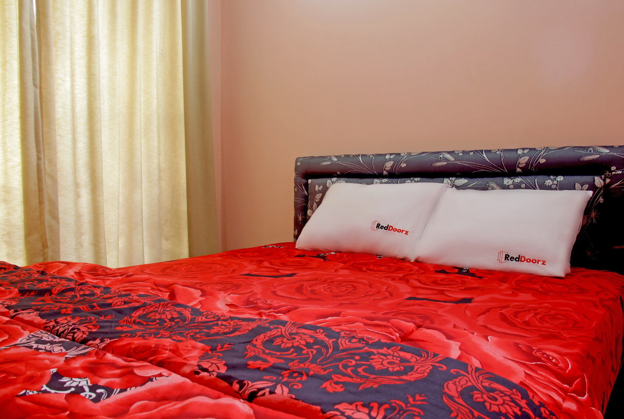 Reddoorz Near Hyperpoint Pasteur Hotel Бандунг Екстериор снимка